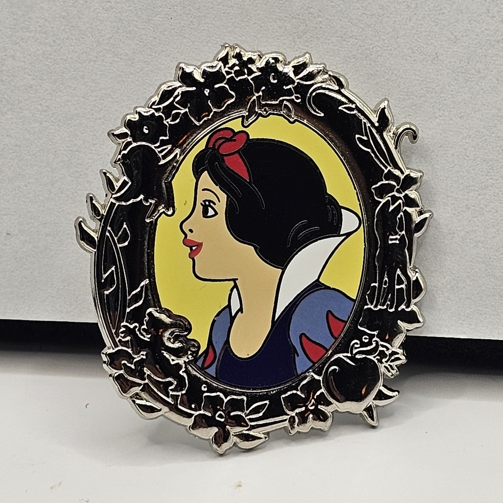Disney Snow White Silver and Yellow Brooch